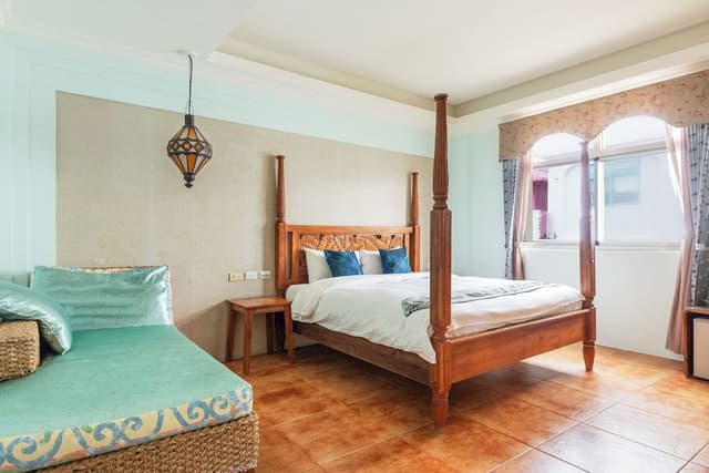 Deluxe Double Room with Bathtub