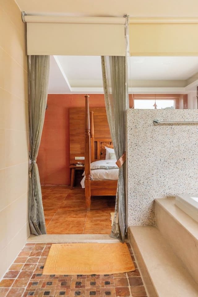 Deluxe Double Room with Bathtub