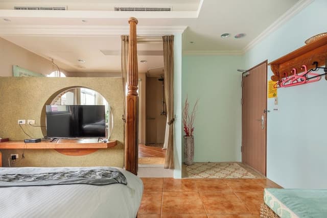 Deluxe Double Room with Bathtub