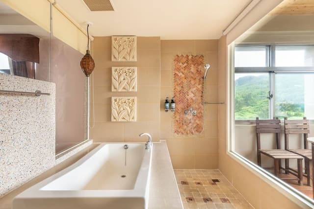 Deluxe Double Room with Bathtub