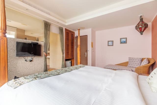 Deluxe Double Room with Bathtub