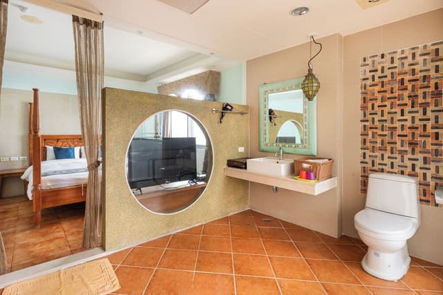Deluxe Double Room with Bathtub