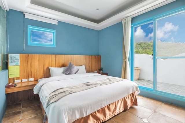 Queen Room with Balcony