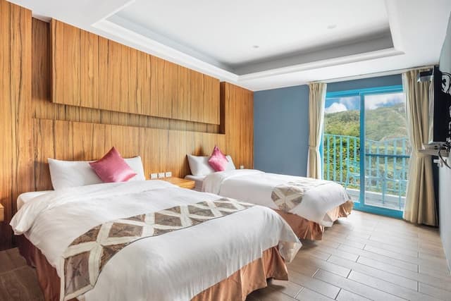 Quadruple Room with Mountain View