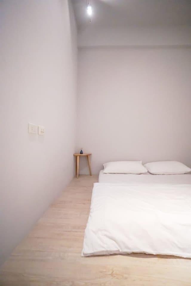 Standard Twin Room, Shared Bathroom