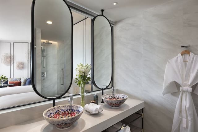 Standard Twin Room