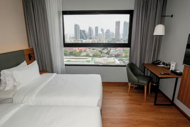 Superior Room, 2 Twin Beds, Non Smoking, City View