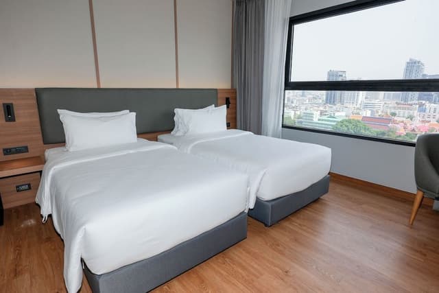 Superior Room, 2 Twin Beds, Non Smoking, City View