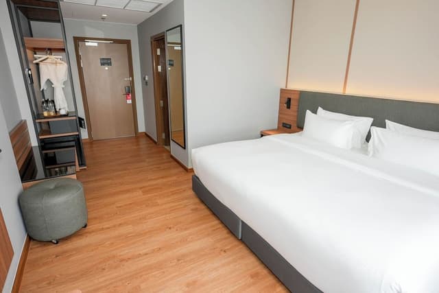 Superior Room, 1 Double Bed, Non Smoking, City View