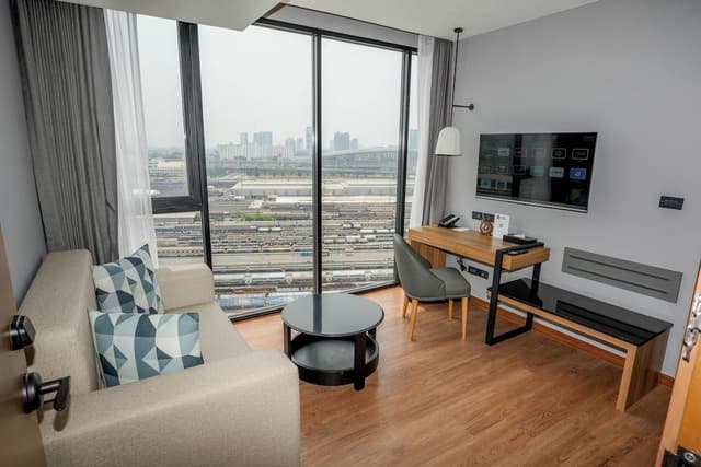 Junior Suite, 1 King Bed, Non Smoking, City View