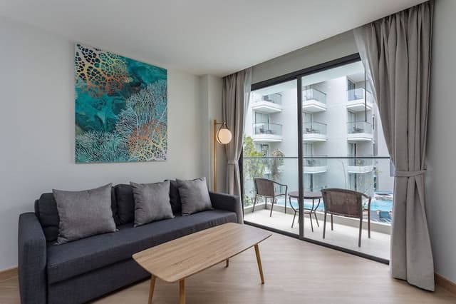 Family Room, Garden View