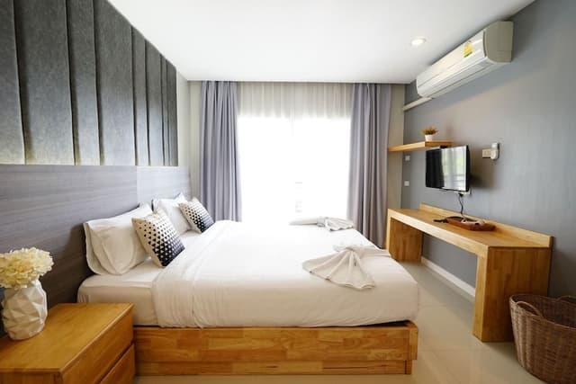 Superior Room, 1 King Bed, Bathtub