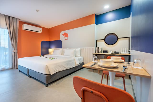 Superior Corner Room