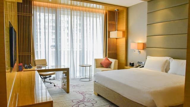 Superior Suite, 1 King Bed, Club Lounge Access