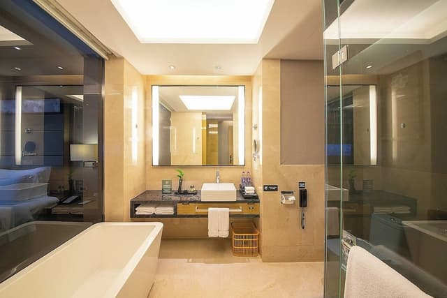 Superior Room, 1 King Bed, Balcony