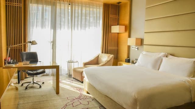 Superior Room, 1 King Bed, Balcony