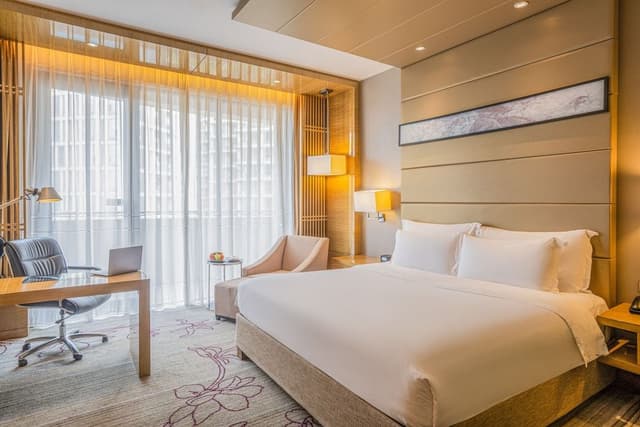 Superior Room, 1 King Bed, Balcony