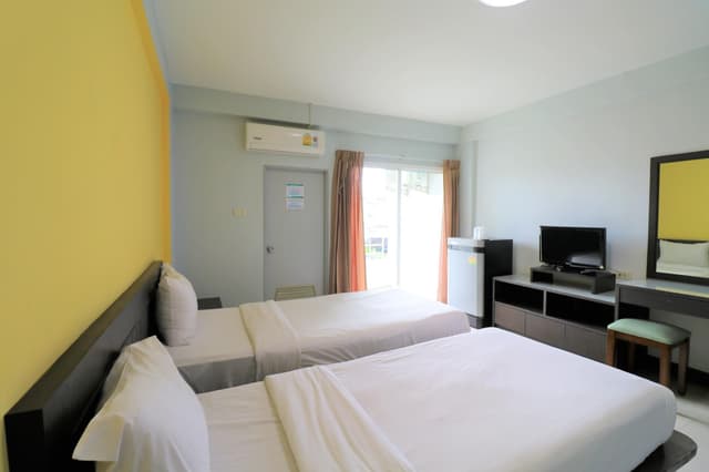 Standard Twin Room