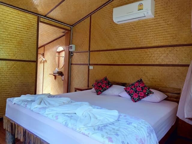 Deluxe Double Room (Air Condition)