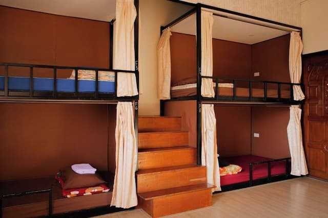 8 Mixed Dorm (Private Bathroom)