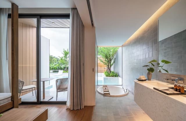 Grand Corner Pool Access