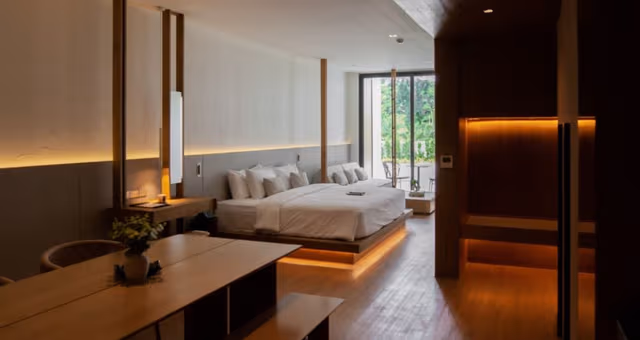 Grand Corner Pool View