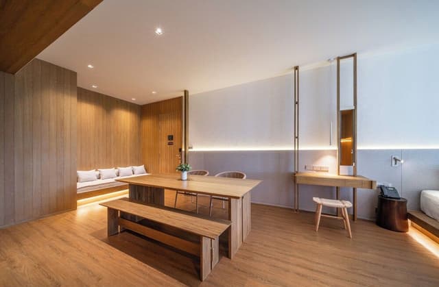 Grand Corner Pool View