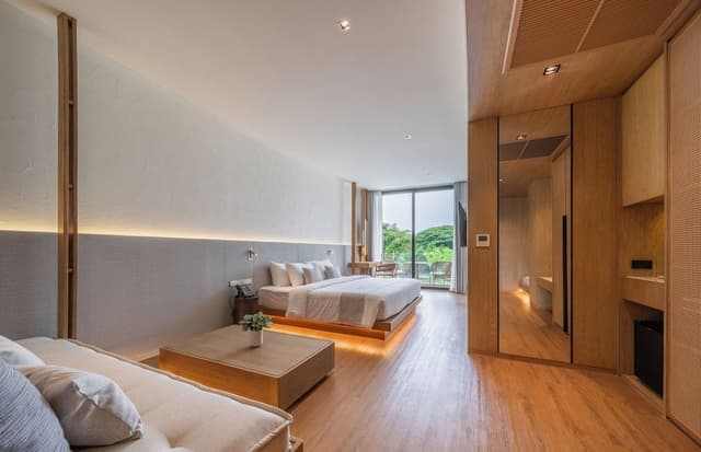 Deluxe Connecting Room Pool View
