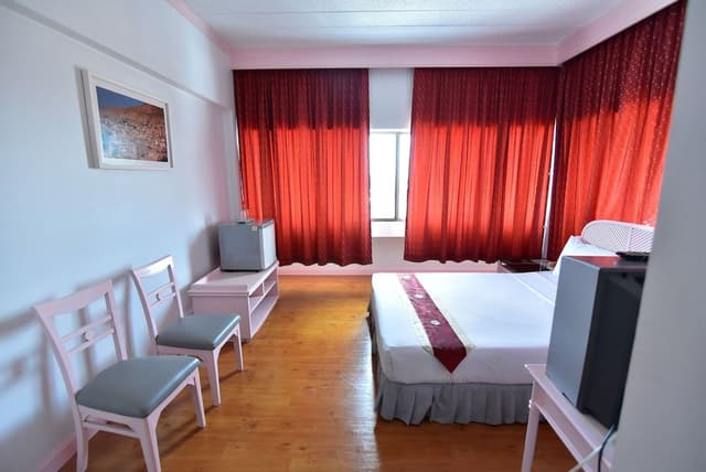 Business Double Room (Business Deluxe Double)