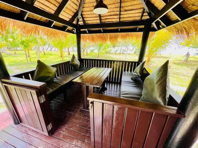 Villa, 1 King Bed, Beach View (Siri)