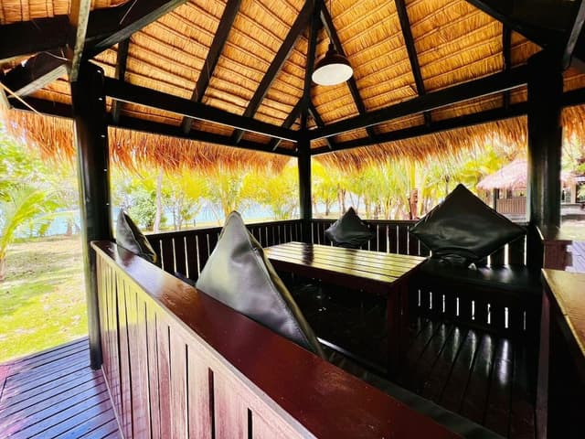 Villa, 1 King Bed, Beach View (Siri)