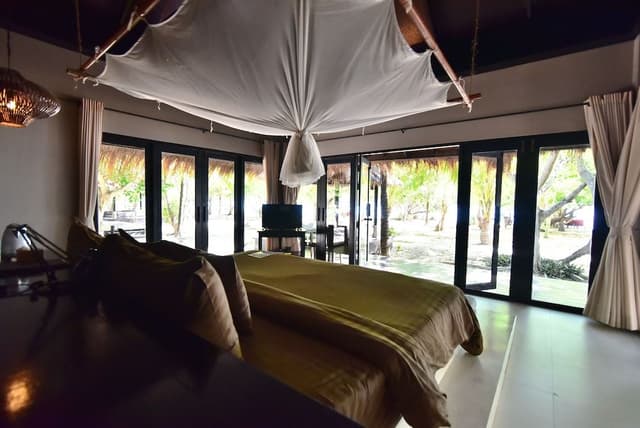 Villa, 1 King Bed, Beach View (Siri)