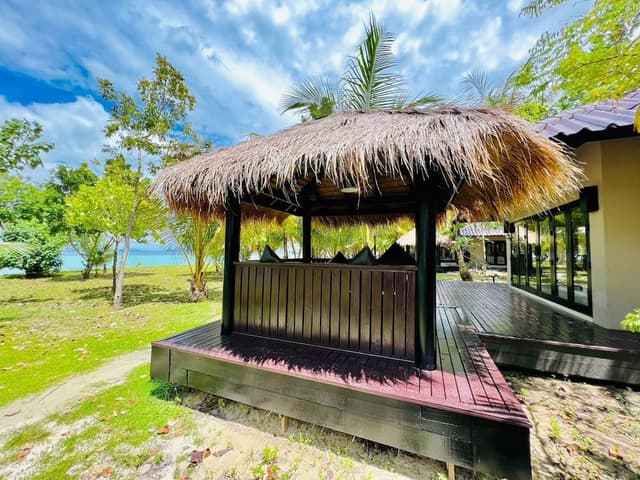 Villa, 1 King Bed, Beach View (Siri)