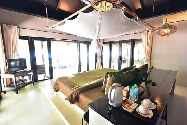 Villa, 1 King Bed, Beach View (Siri)