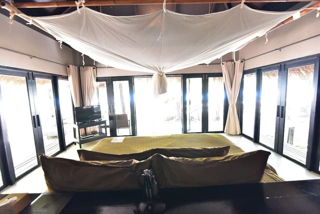 Villa, 1 King Bed, Beach View (Siri)