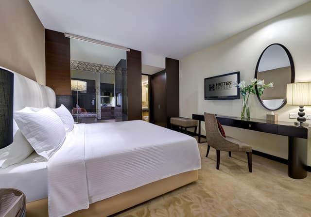 Premier Deluxe Suite - Non-Smoking