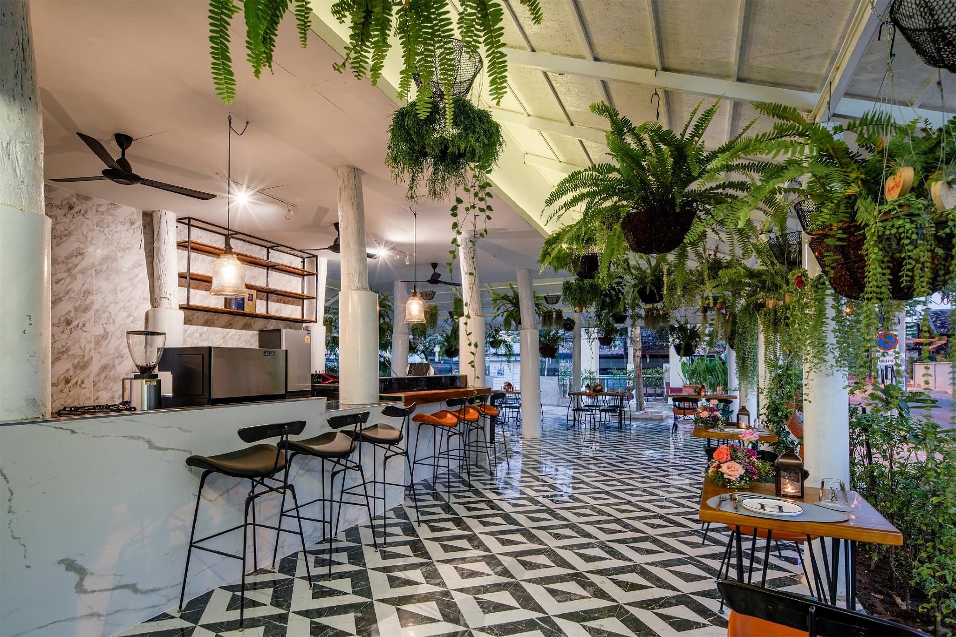 H Flora Hotel