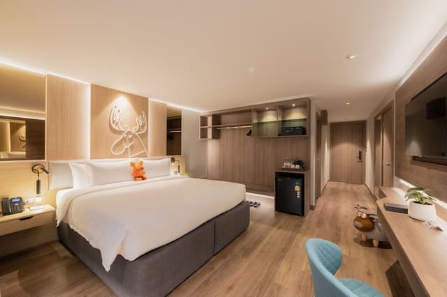 Superior King Bed