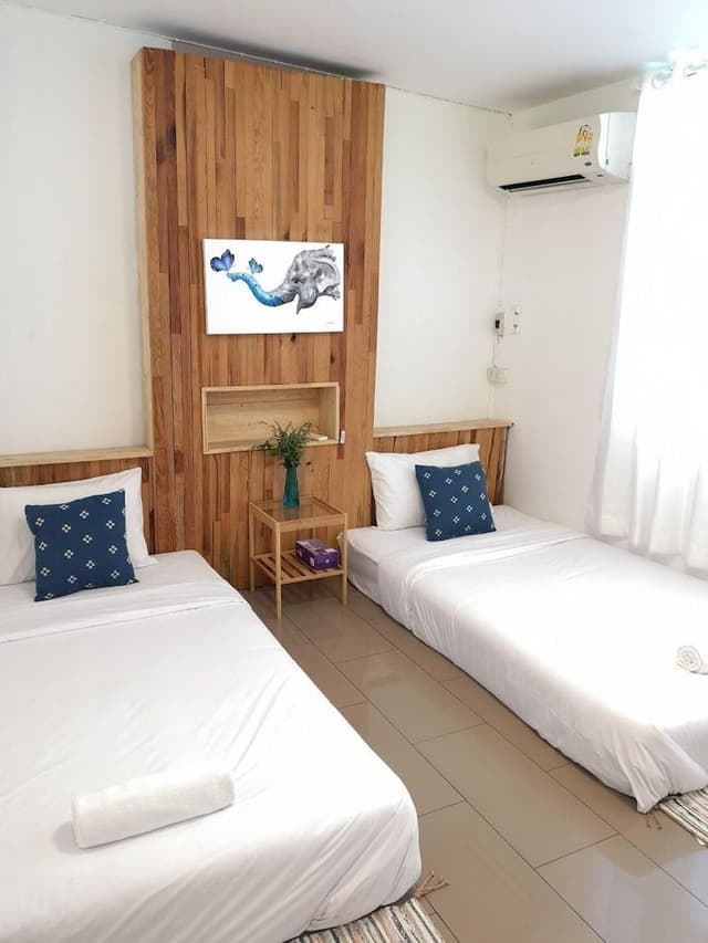 Standard Twin Room