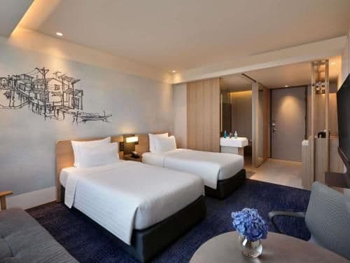 Deluxe Corner Room Twin Beds