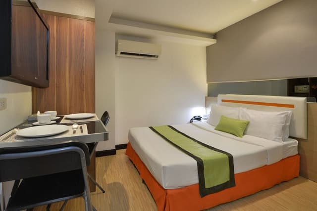 Deluxe Room, 1 Queen Bed