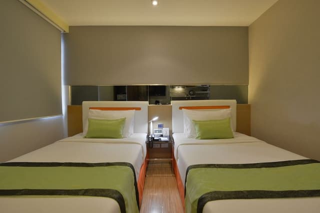 Deluxe Room Twin Beds