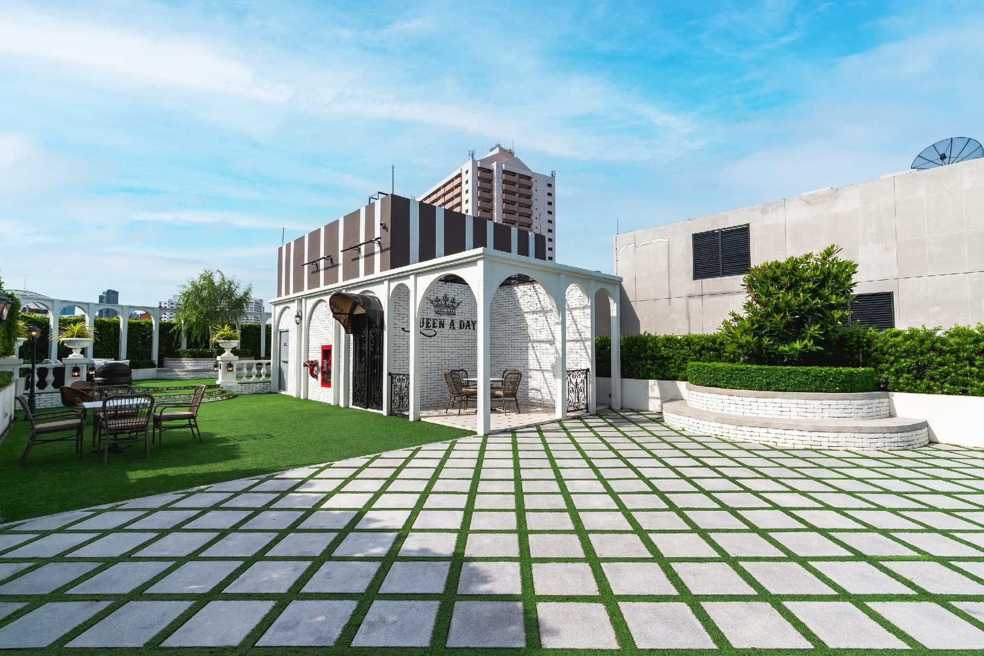 โรงแรม เดอะควอเทียร์ พร้อมพงษ์