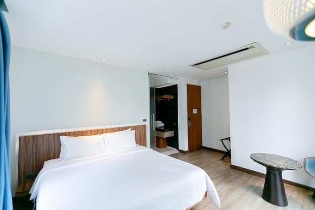 Deluxe Room, Corner