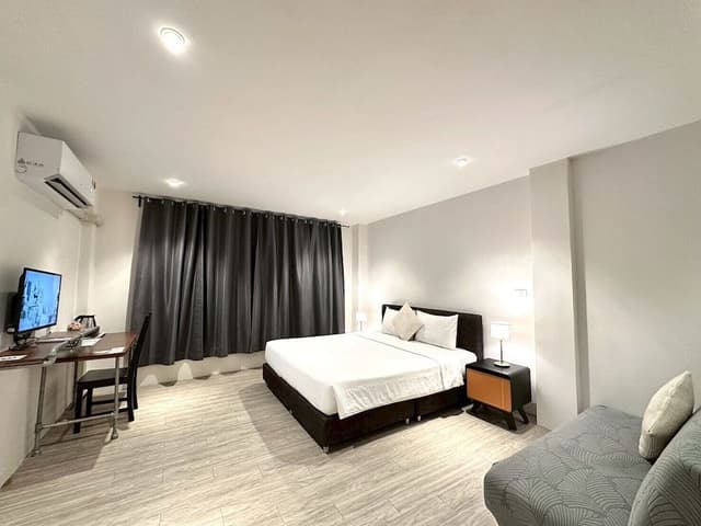 Deluxe Double Room with Shower
