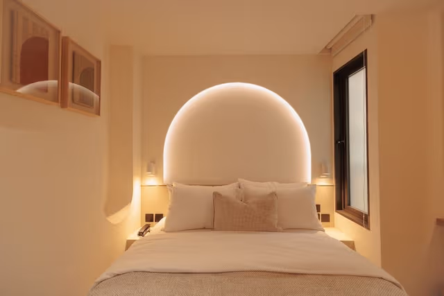 Deluxe Room with Queen Bed