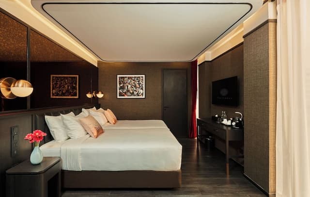 Premier Room