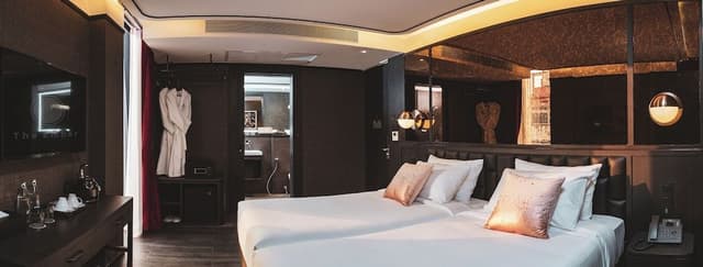 Premier Room