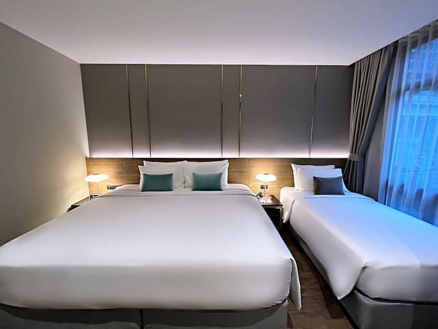 Deluxe Family Room