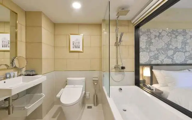 Deluxe